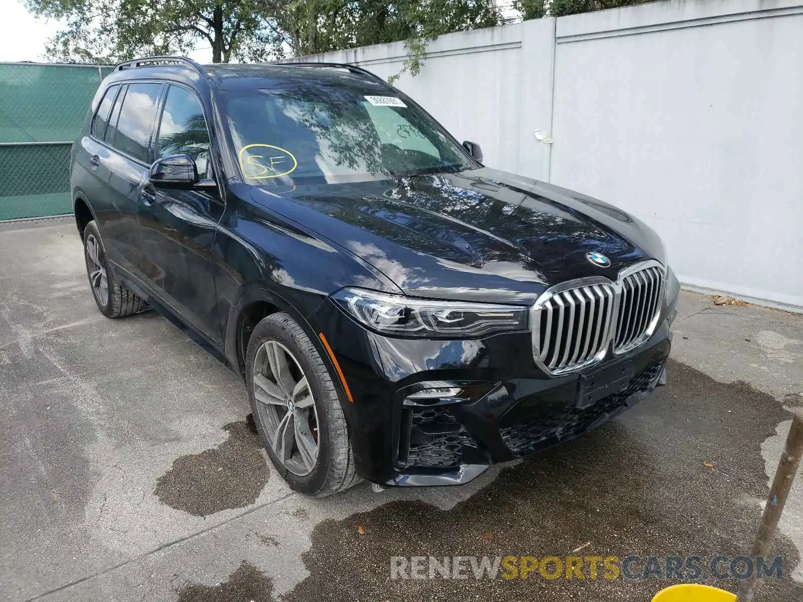 1 Photograph of a damaged car 5UXCW2C07L9C11300 BMW X7 2020