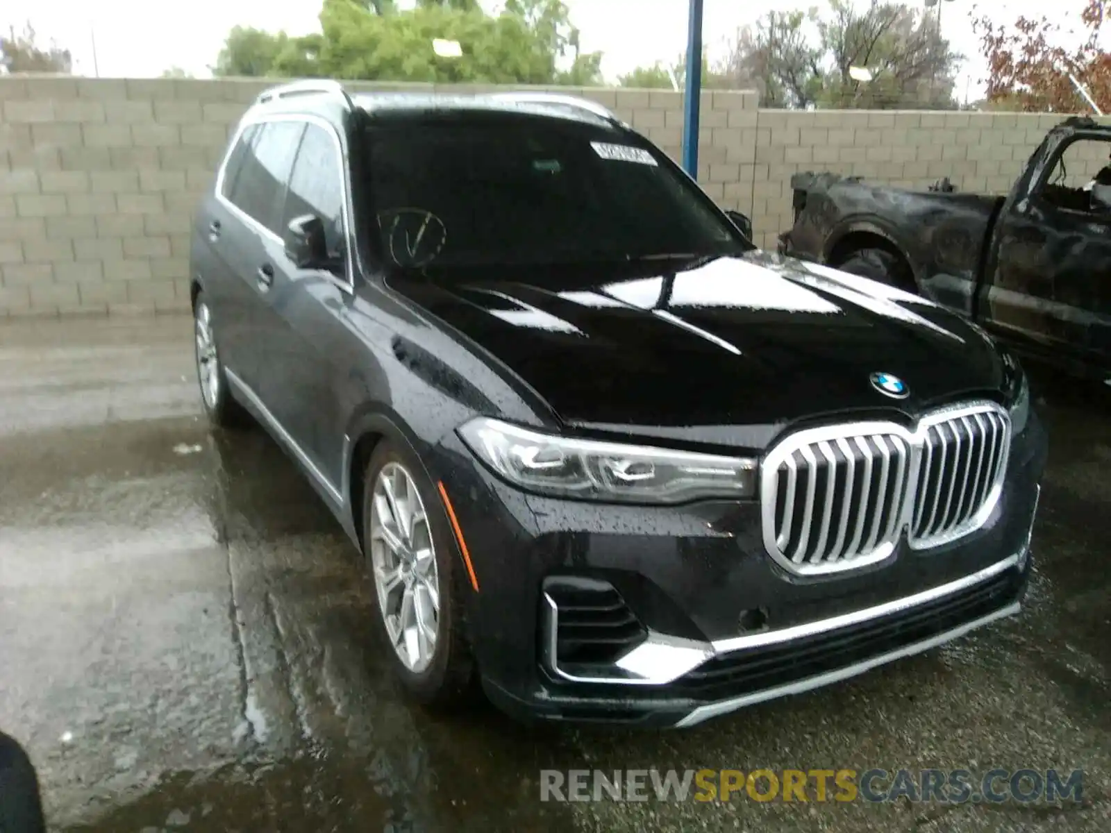 1 Photograph of a damaged car 5UXCW2C08L9A00851 BMW X7 2020