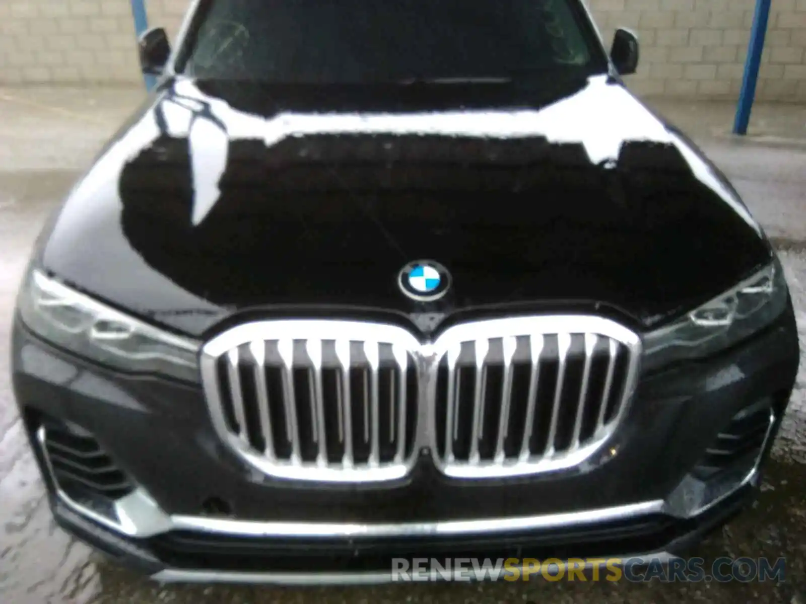 7 Photograph of a damaged car 5UXCW2C08L9A00851 BMW X7 2020