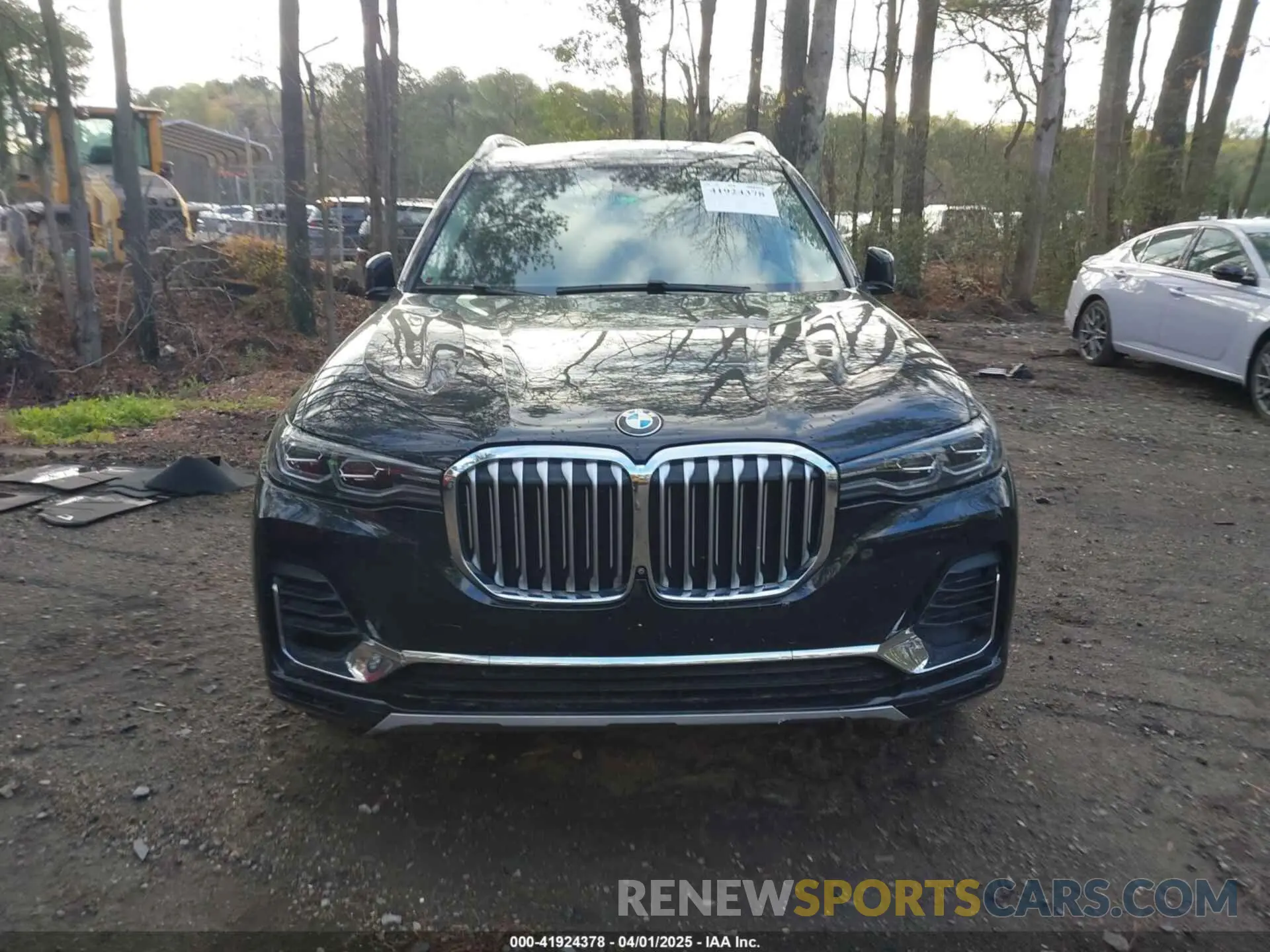 12 Photograph of a damaged car 5UXCW2C08L9A02096 BMW X7 2020