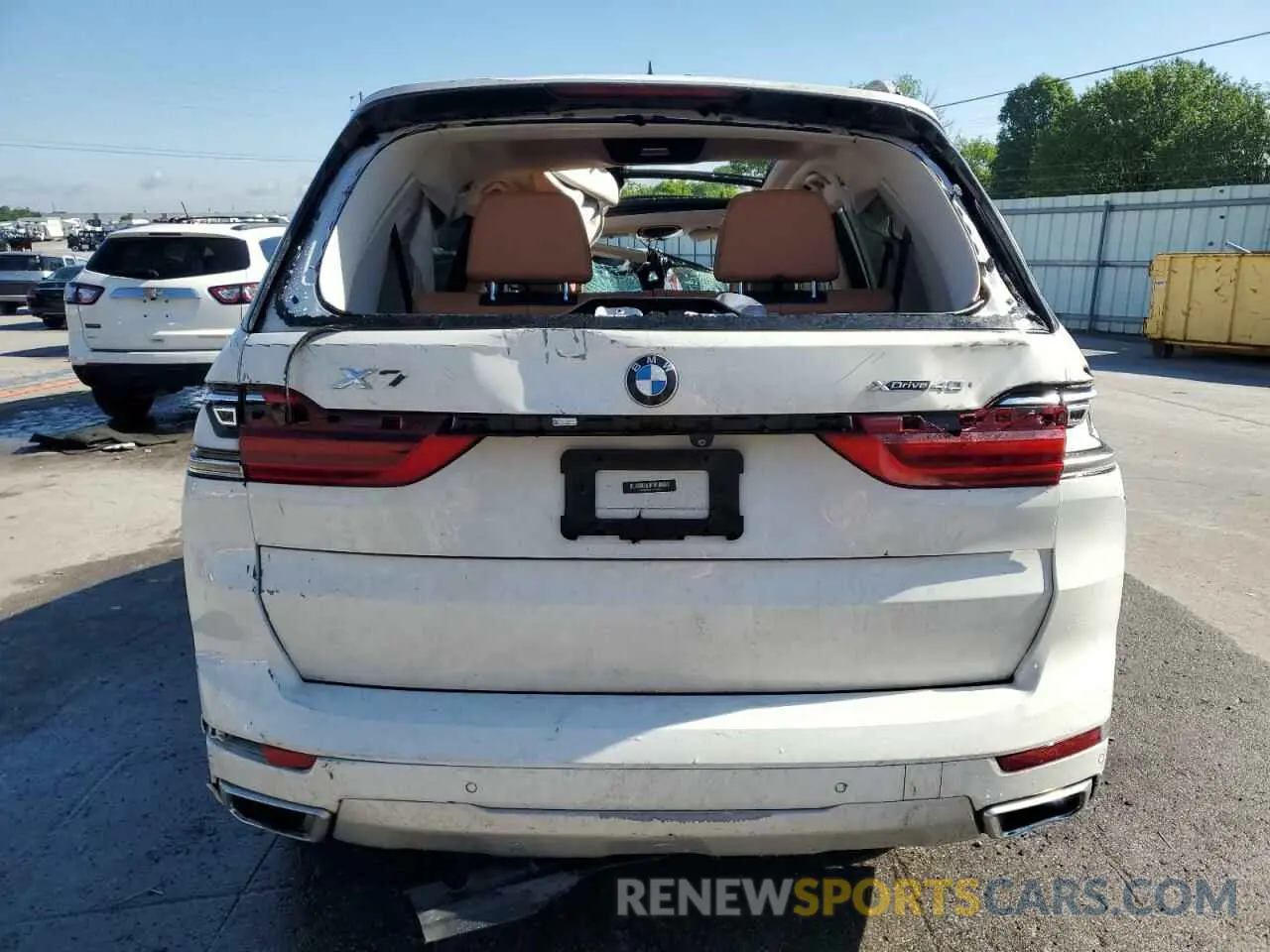 6 Photograph of a damaged car 5UXCW2C08L9B92949 BMW X7 2020