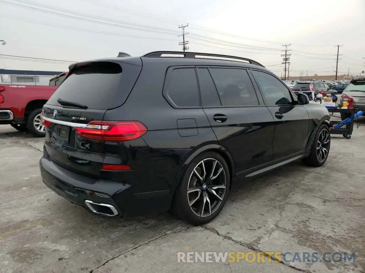 3 Photograph of a damaged car 5UXCW2C08L9C74860 BMW X7 2020
