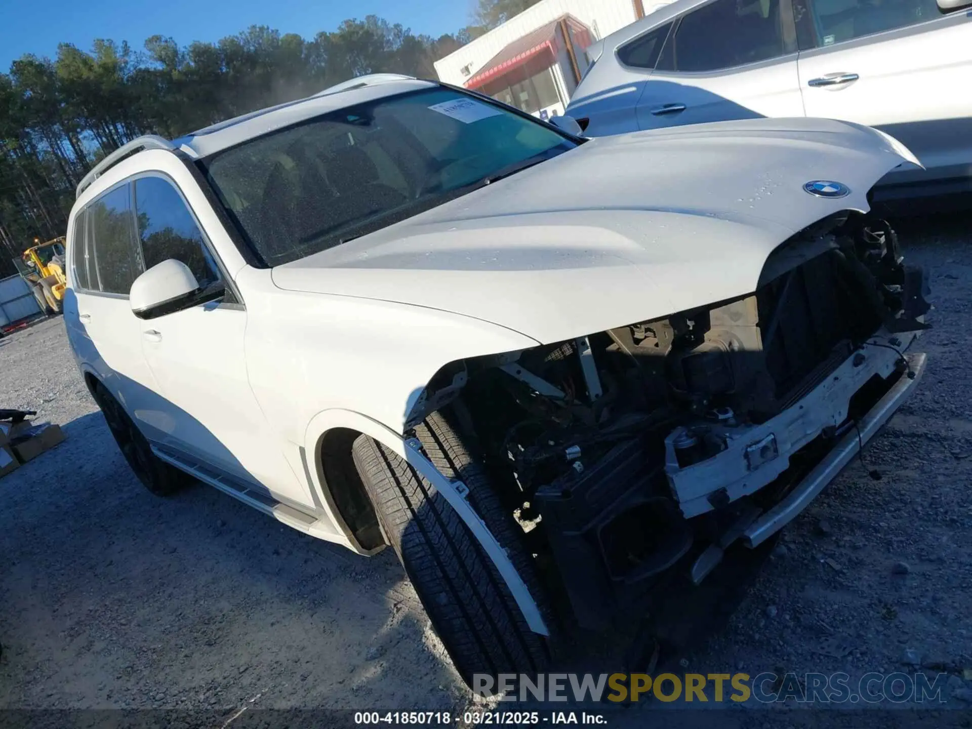 1 Photograph of a damaged car 5UXCW2C09L9A03600 BMW X7 2020
