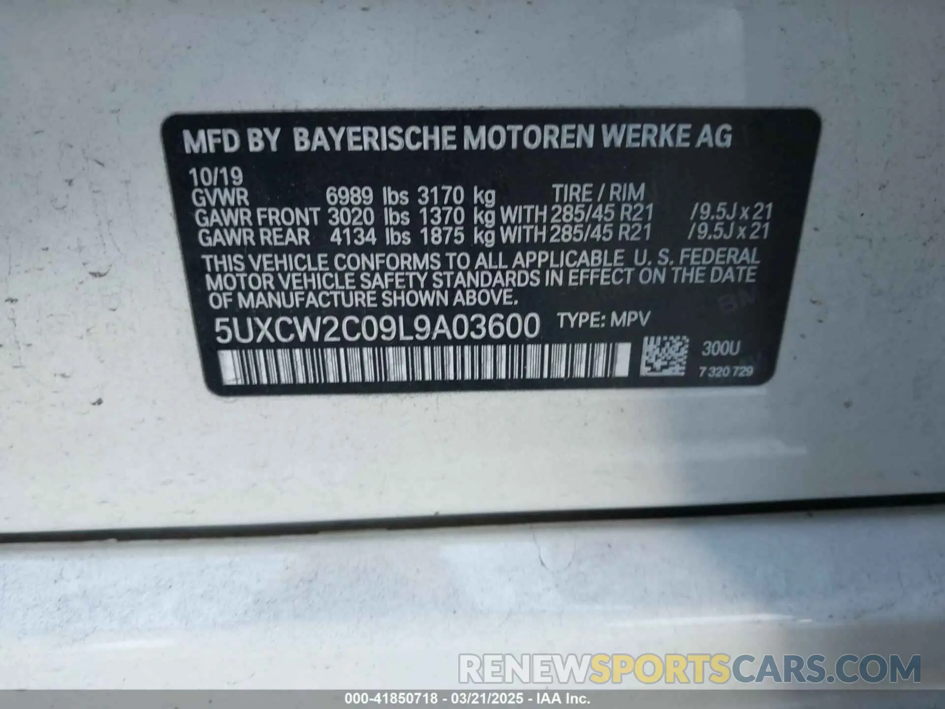 9 Photograph of a damaged car 5UXCW2C09L9A03600 BMW X7 2020