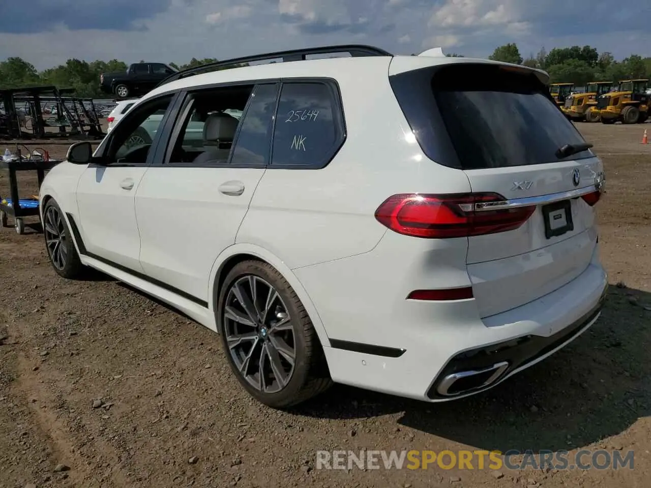 3 Photograph of a damaged car 5UXCW2C09L9B64819 BMW X7 2020