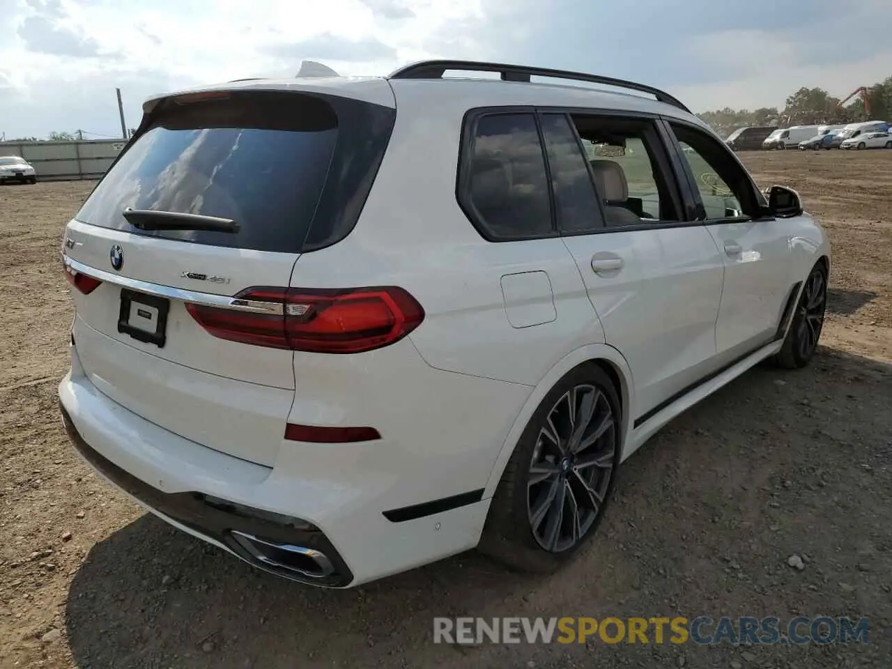 4 Photograph of a damaged car 5UXCW2C09L9B64819 BMW X7 2020