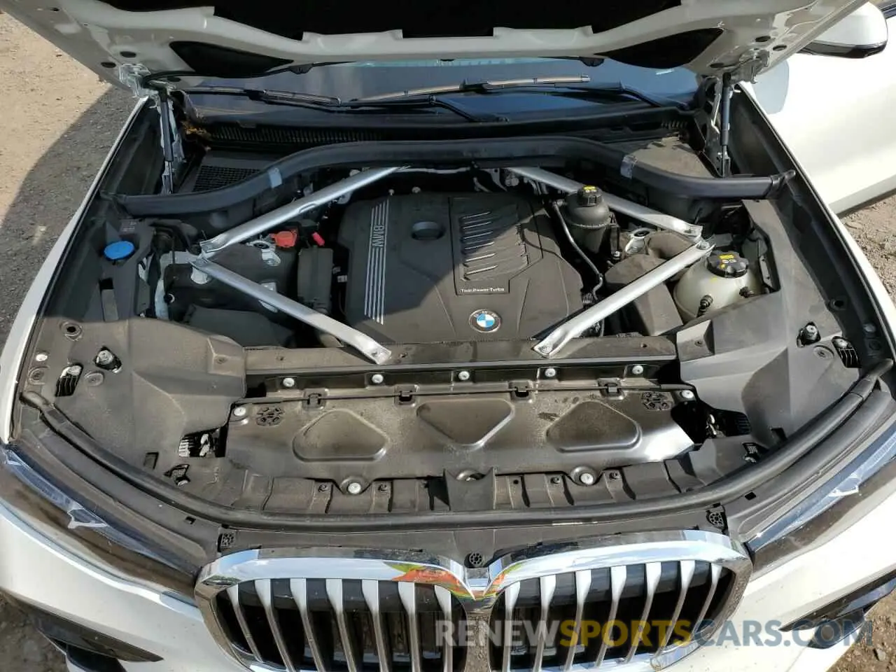 7 Photograph of a damaged car 5UXCW2C09L9B64819 BMW X7 2020