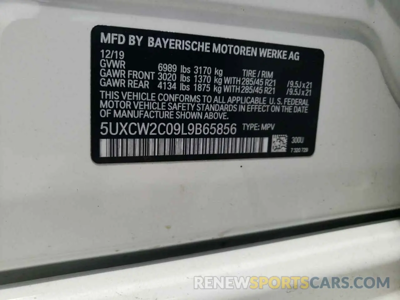 10 Photograph of a damaged car 5UXCW2C09L9B65856 BMW X7 2020