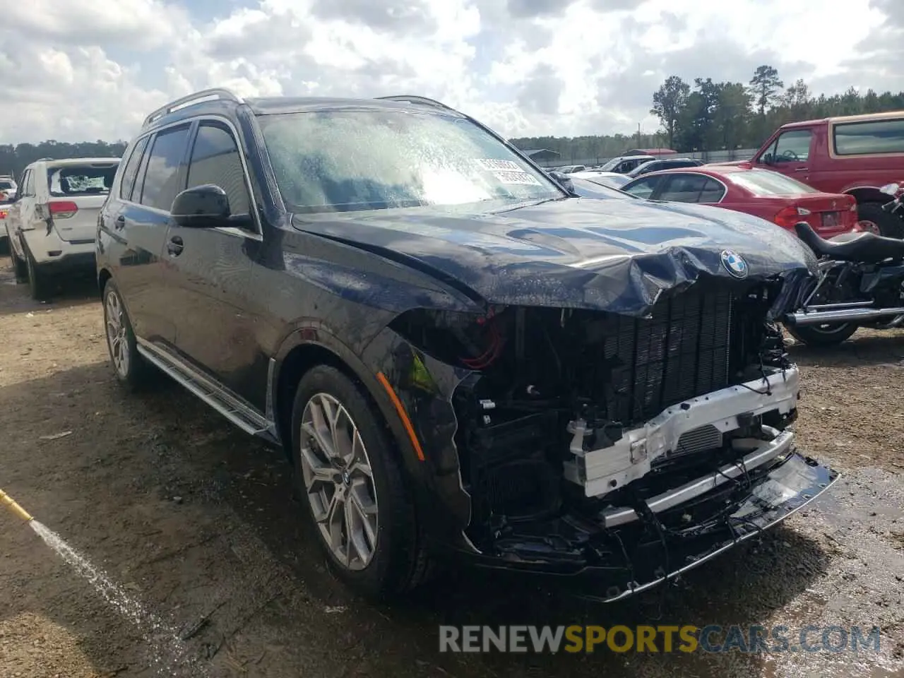 1 Photograph of a damaged car 5UXCW2C0XL9A01208 BMW X7 2020