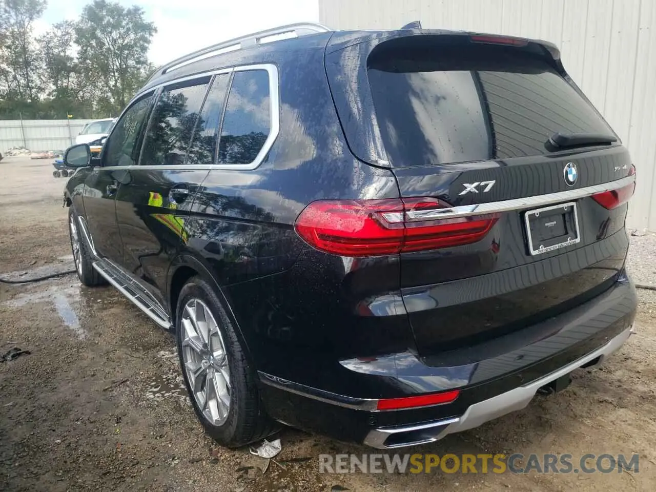 3 Photograph of a damaged car 5UXCW2C0XL9A01208 BMW X7 2020