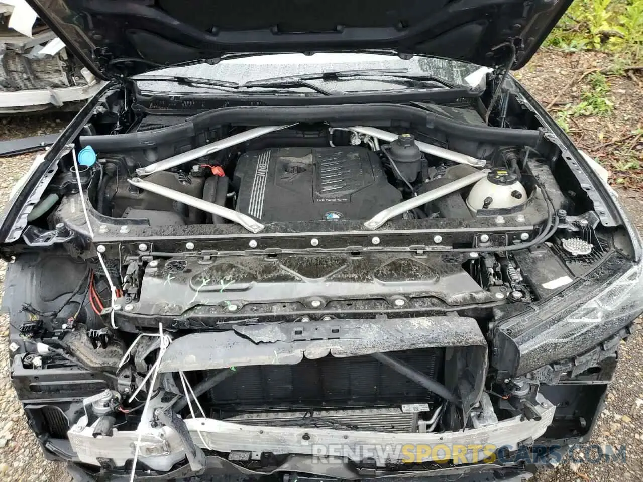 12 Photograph of a damaged car 5UXCW2C0XL9B15399 BMW X7 2020