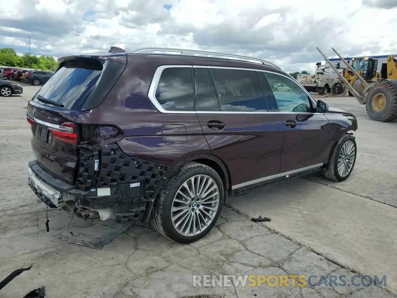 3 Photograph of a damaged car 5UXCW2C0XL9B72637 BMW X7 2020