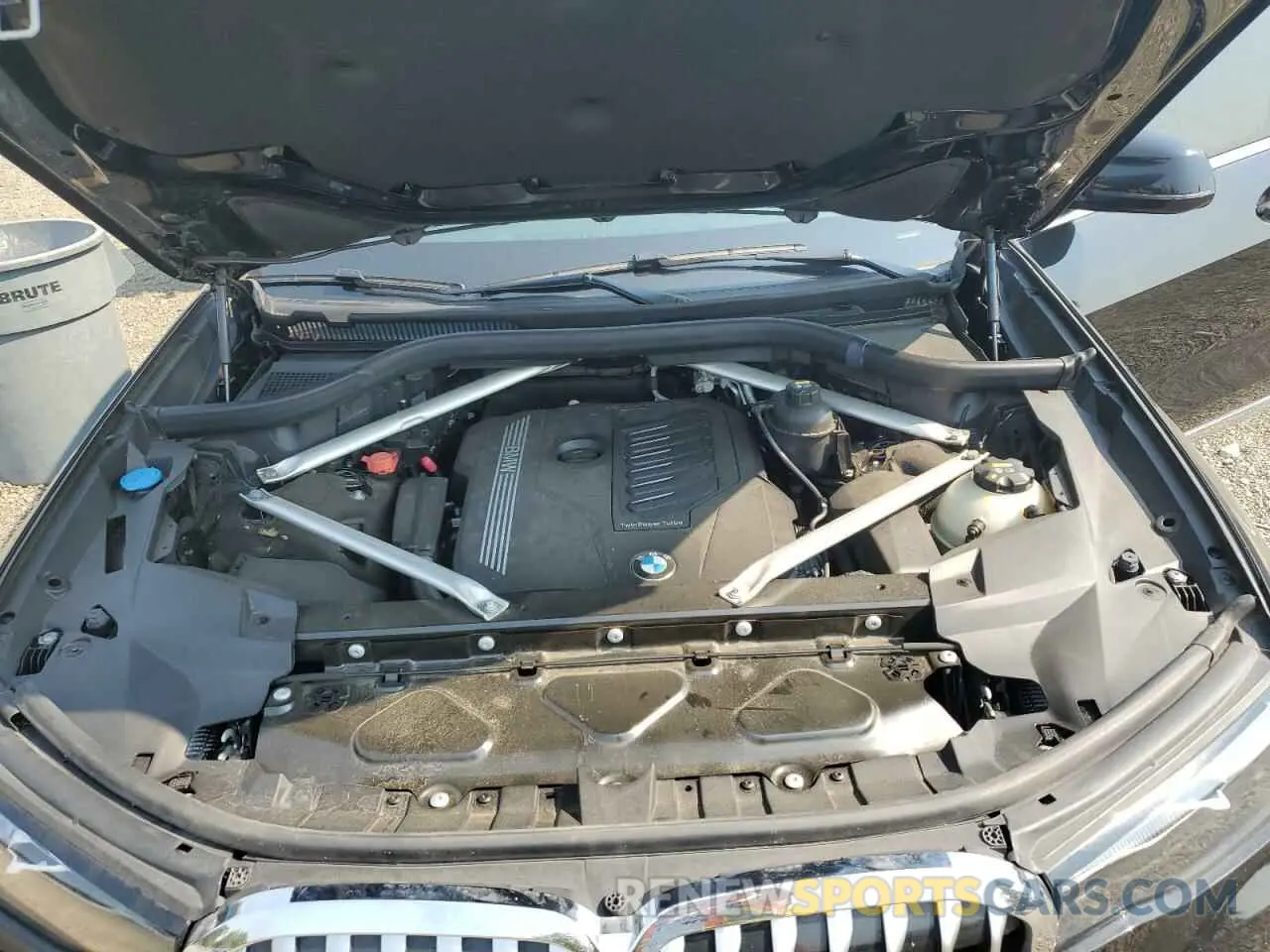 12 Photograph of a damaged car 5UXCW2C0XL9B92970 BMW X7 2020