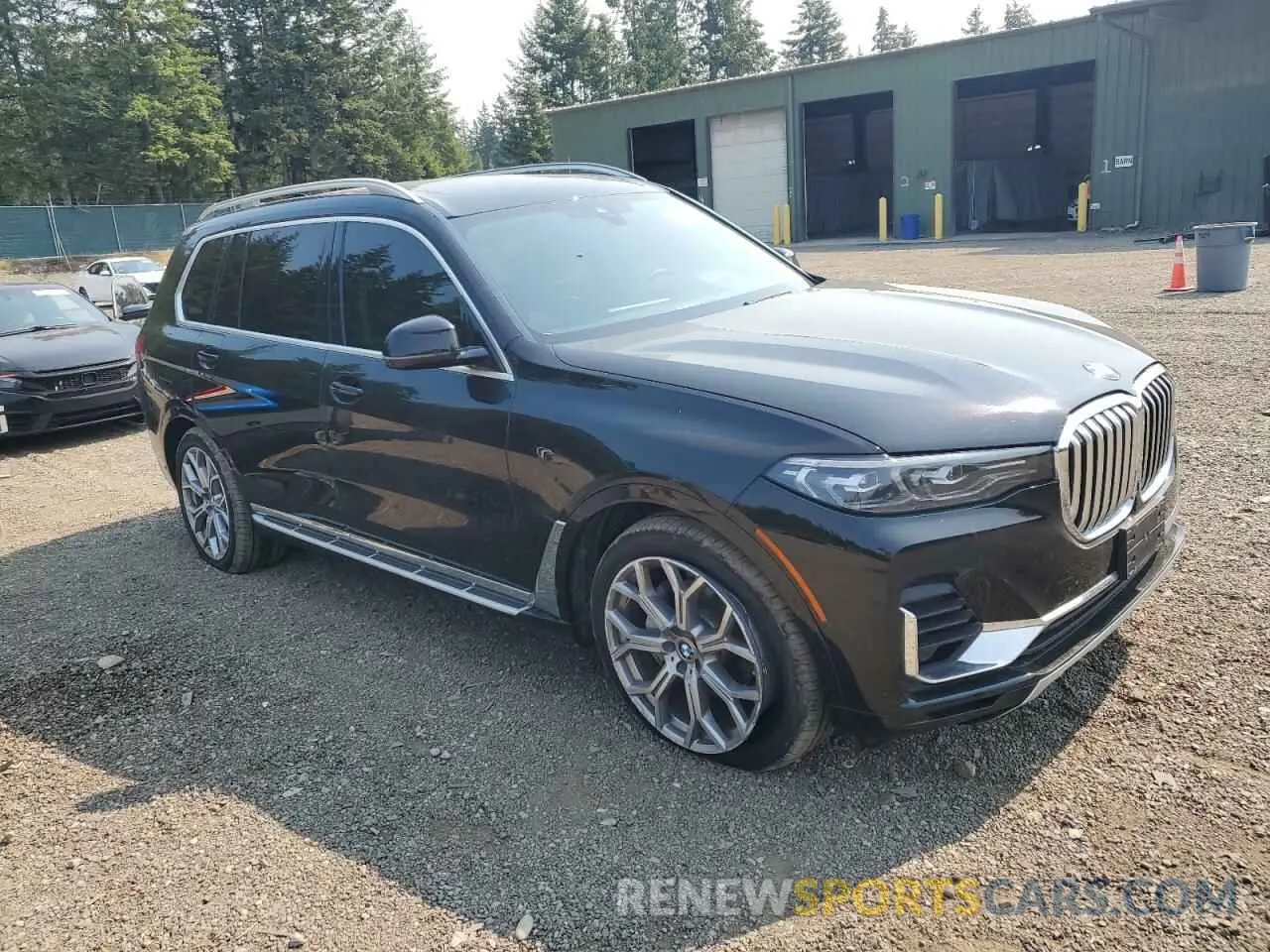4 Photograph of a damaged car 5UXCW2C0XL9B92970 BMW X7 2020