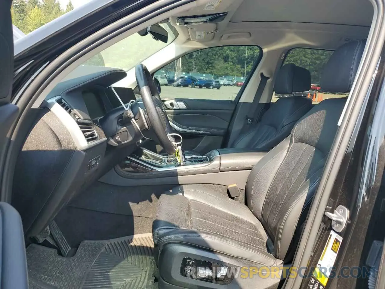 7 Photograph of a damaged car 5UXCW2C0XL9B92970 BMW X7 2020