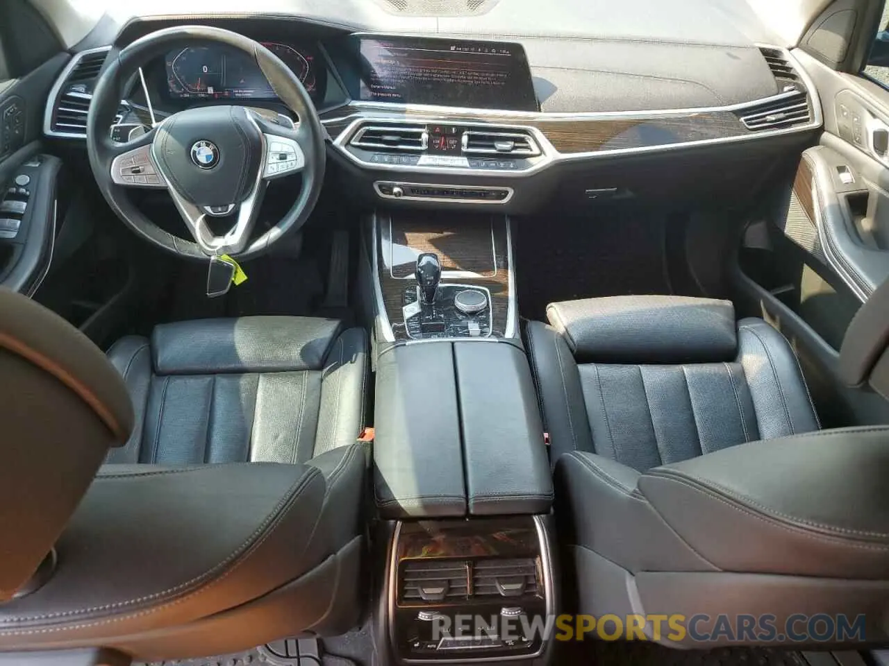 8 Photograph of a damaged car 5UXCW2C0XL9B92970 BMW X7 2020