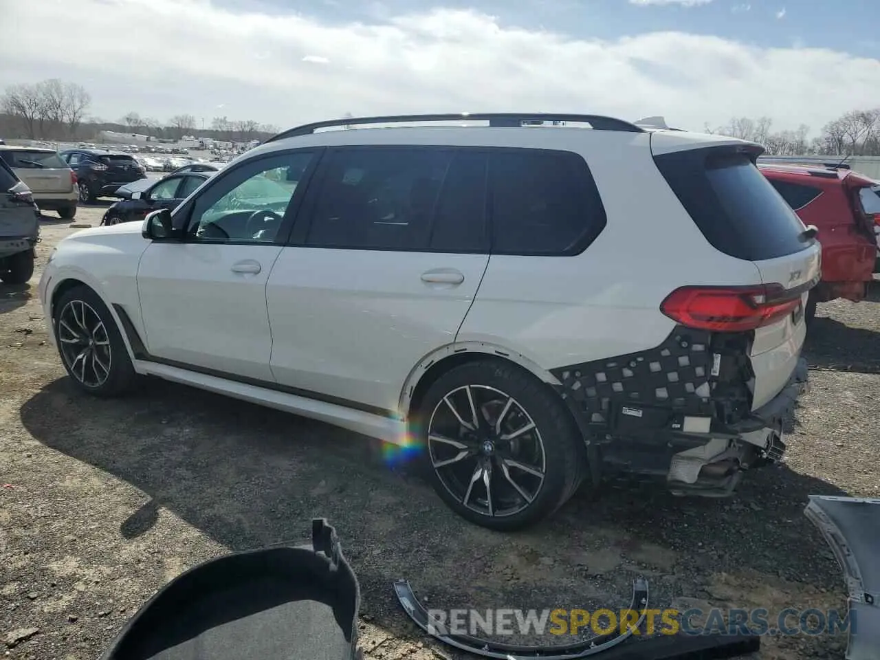 2 Photograph of a damaged car 5UXCW2C0XL9C22985 BMW X7 2020
