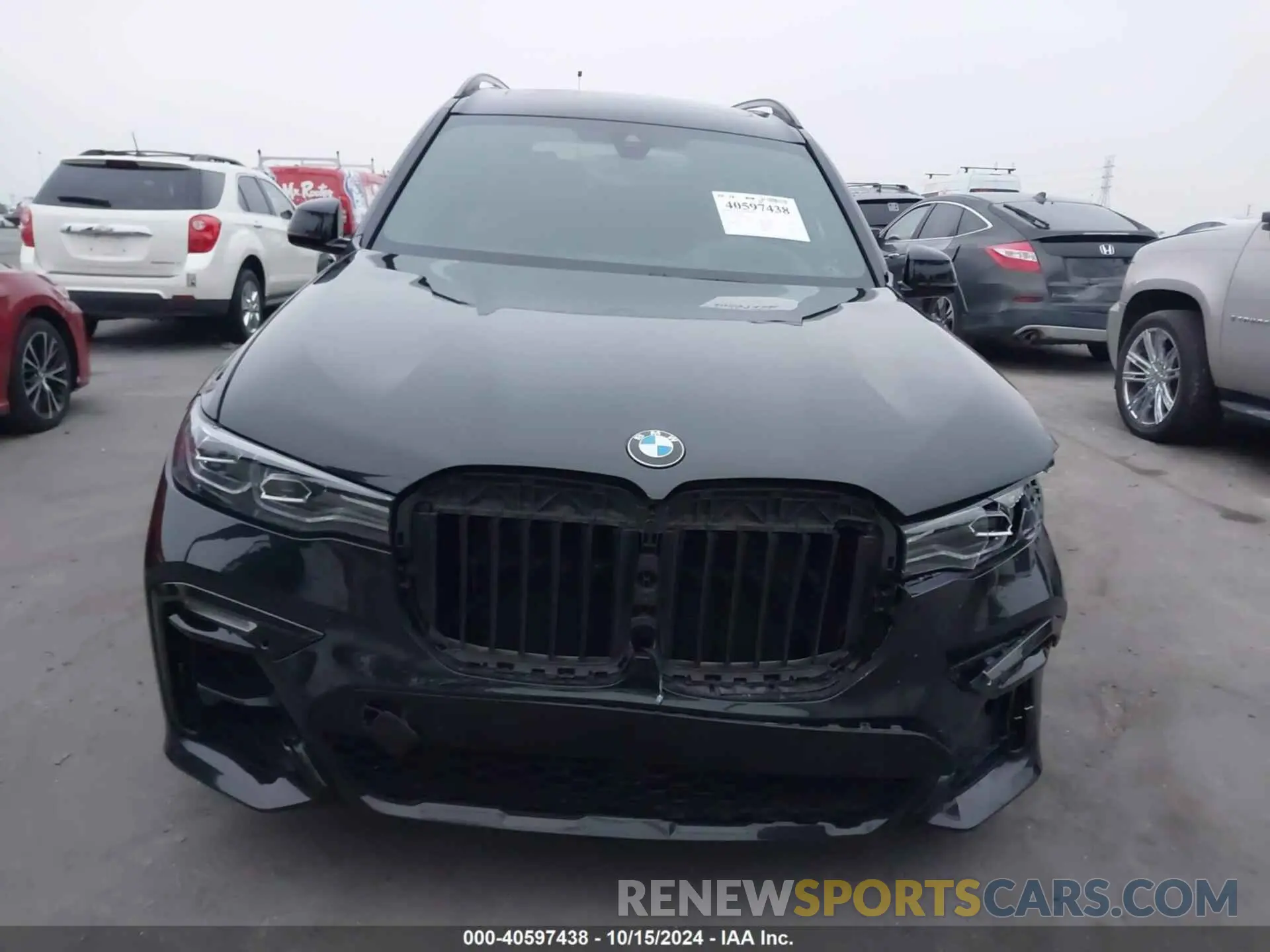 11 Photograph of a damaged car 5UXCW2C0XL9D43192 BMW X7 2020