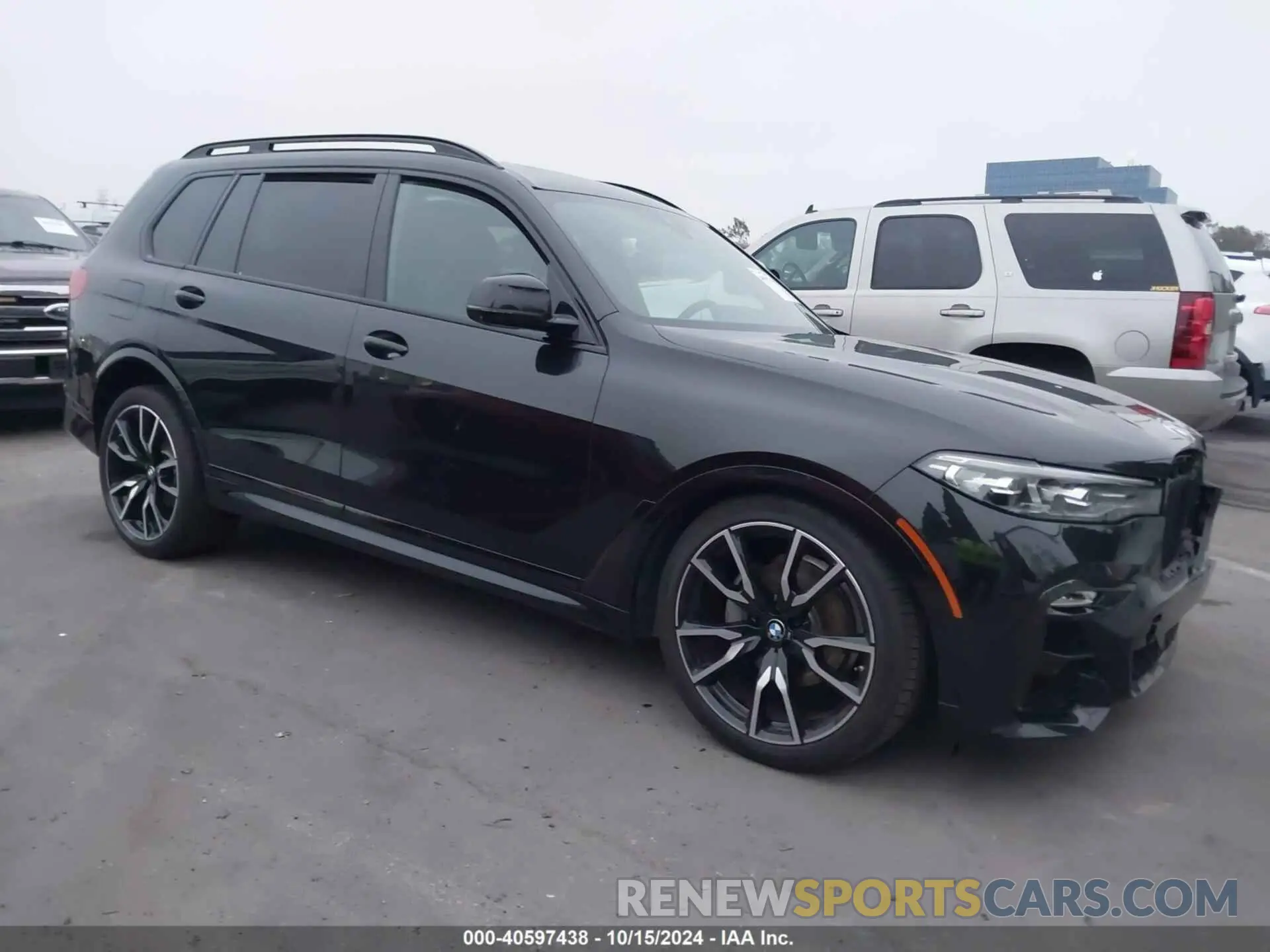 12 Photograph of a damaged car 5UXCW2C0XL9D43192 BMW X7 2020