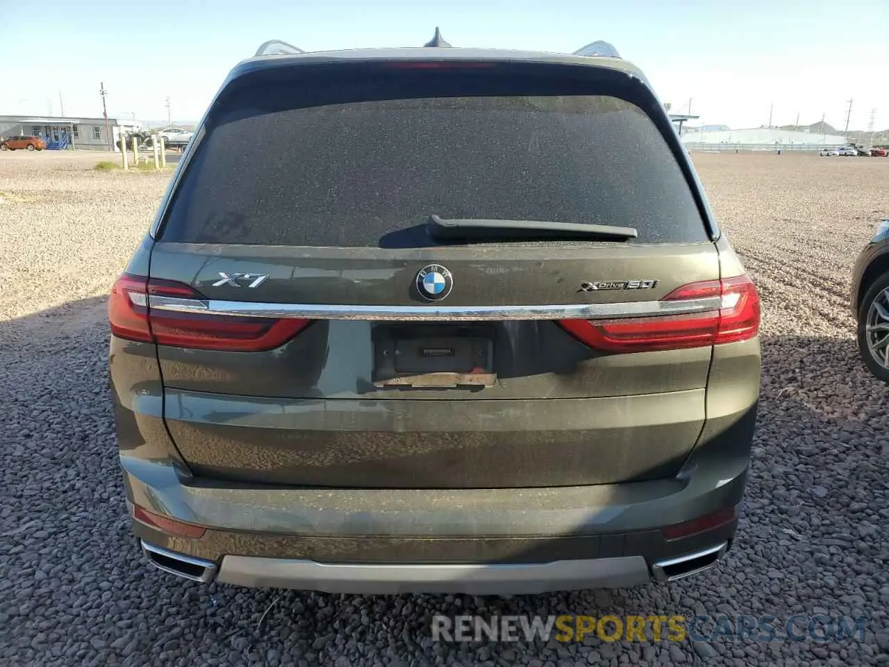 6 Photograph of a damaged car 5UXCX4C01LLS39389 BMW X7 2020