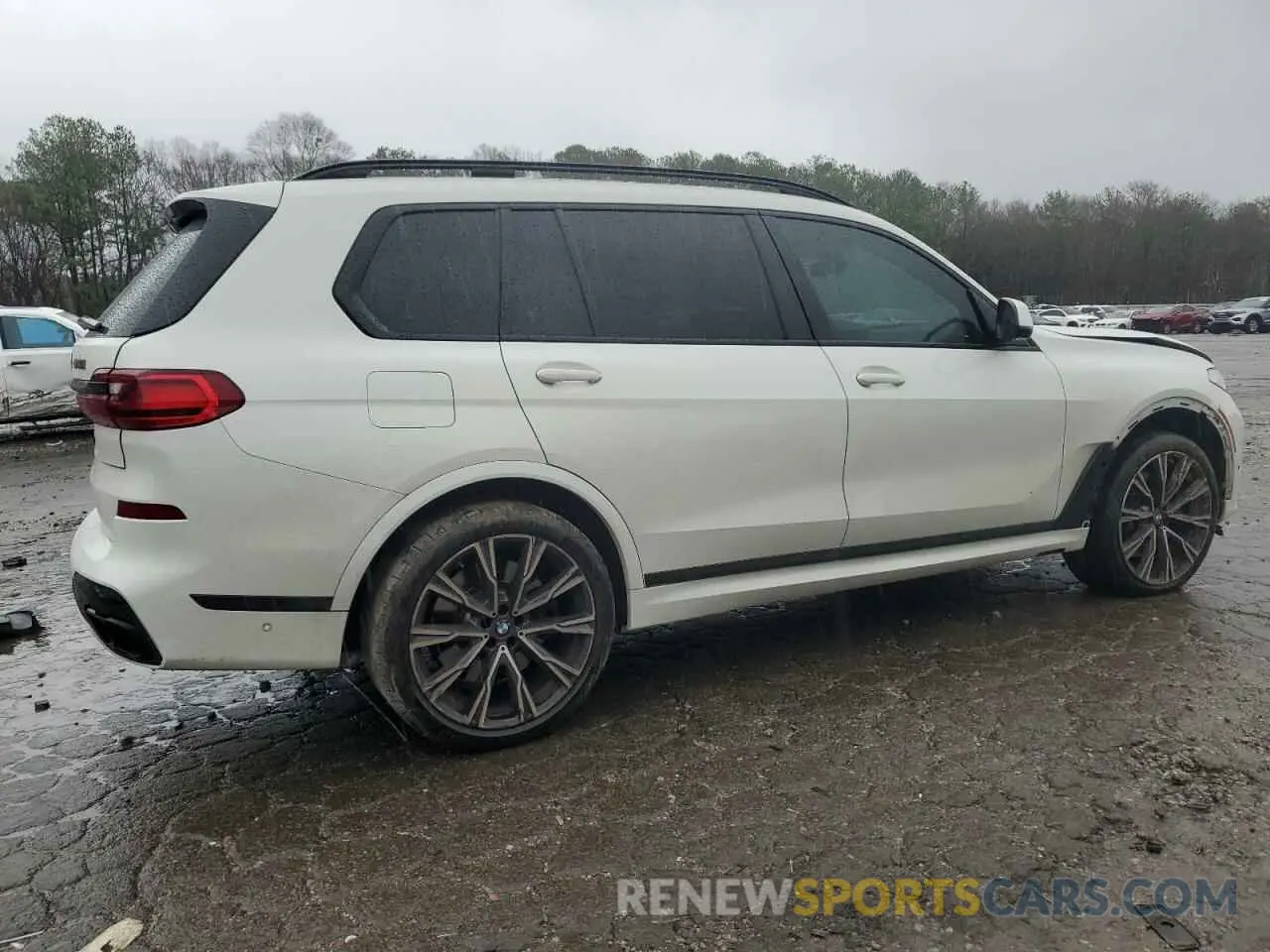3 Photograph of a damaged car 5UXCX6C06L9C37391 BMW X7 2020