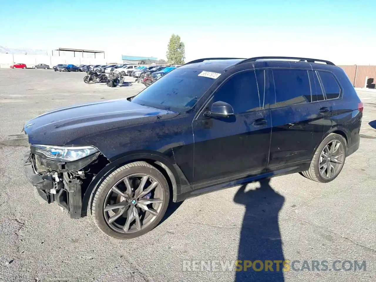 1 Photograph of a damaged car 5UXCX6C09L9C79747 BMW X7 2020