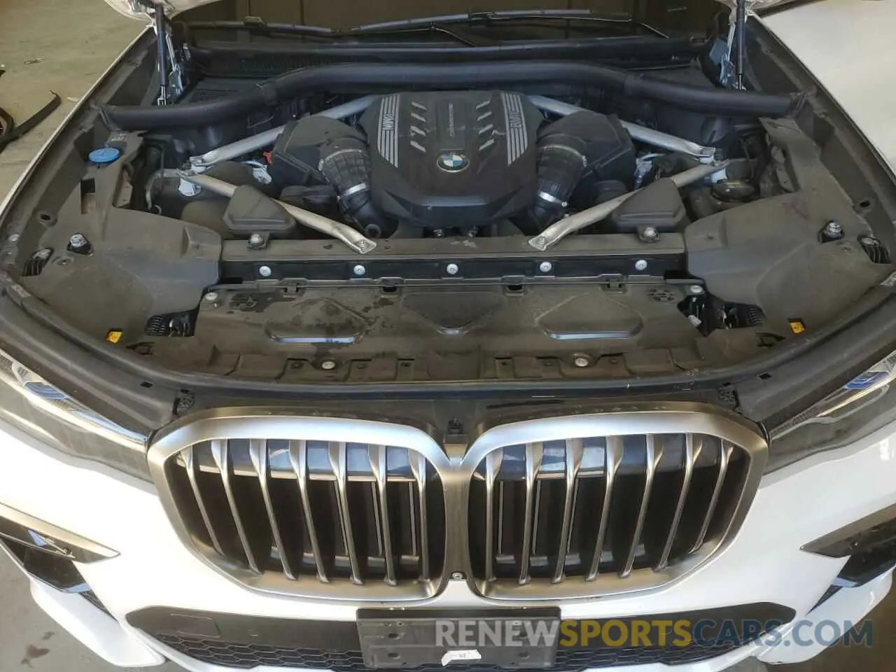 13 Photograph of a damaged car 5UXCX6C0XL9C29651 BMW X7 2020