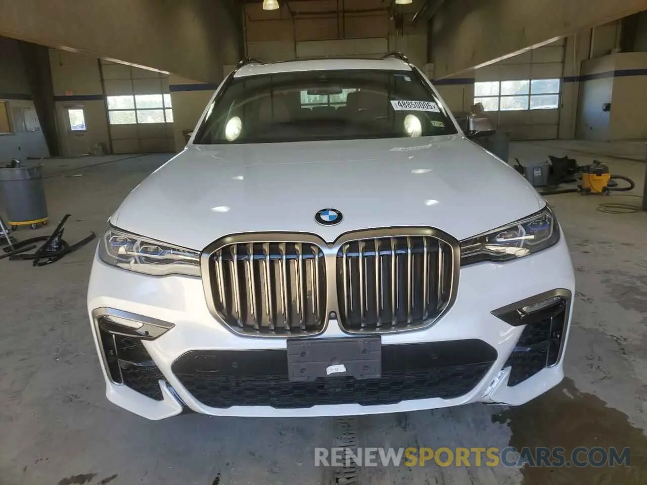 5 Photograph of a damaged car 5UXCX6C0XL9C29651 BMW X7 2020