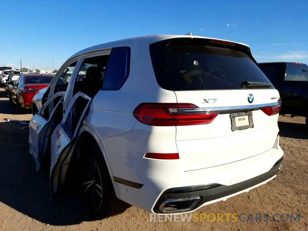 3 Photograph of a damaged car 5UXCW2C00M9E04082 BMW X7 2021