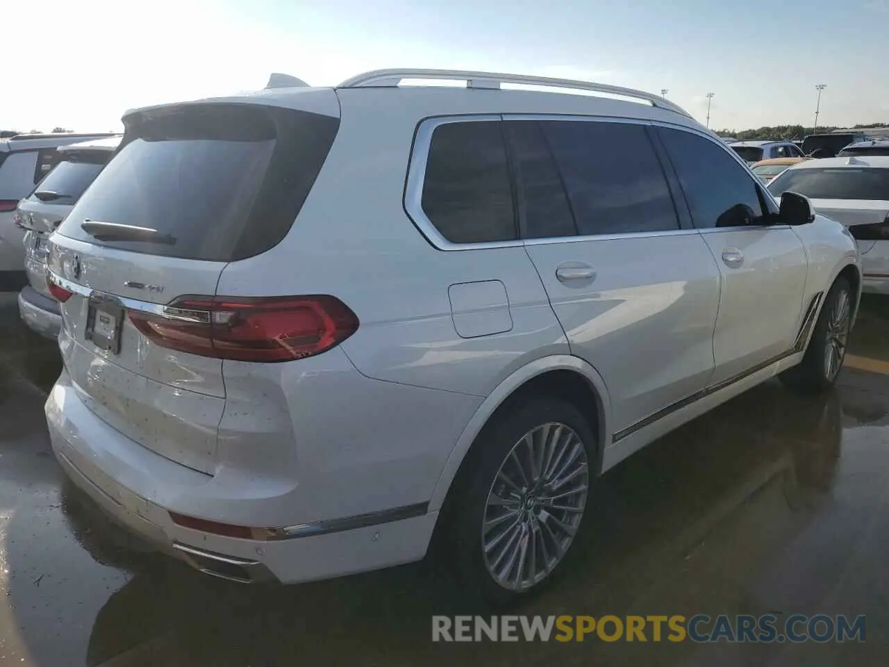 3 Photograph of a damaged car 5UXCW2C00M9E40192 BMW X7 2021