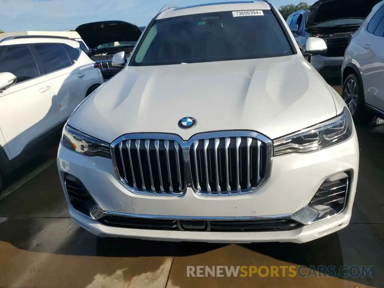 5 Photograph of a damaged car 5UXCW2C00M9E40192 BMW X7 2021