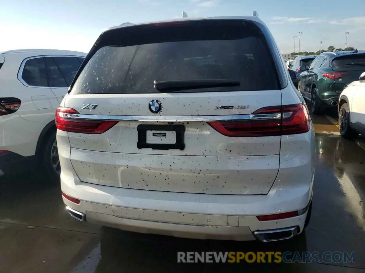 6 Photograph of a damaged car 5UXCW2C00M9E40192 BMW X7 2021