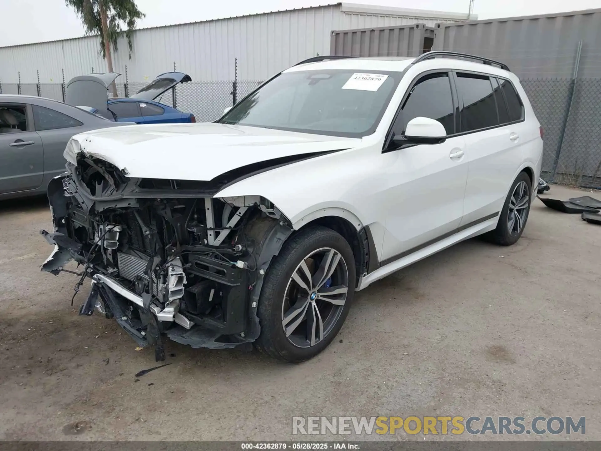 2 Photograph of a damaged car 5UXCW2C00M9E49863 BMW X7 2021