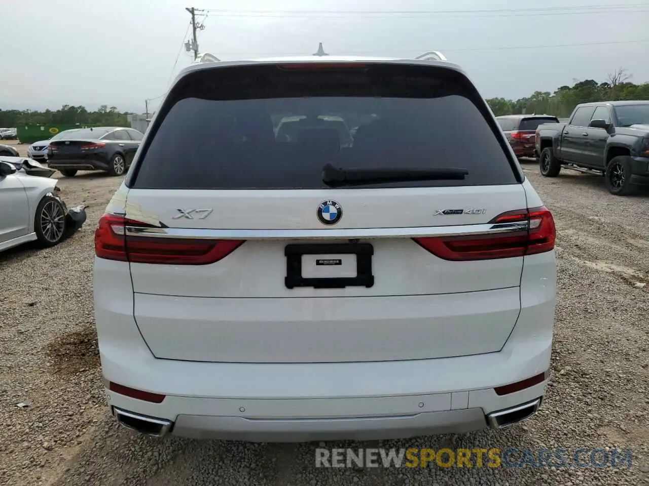 6 Photograph of a damaged car 5UXCW2C00M9E83530 BMW X7 2021