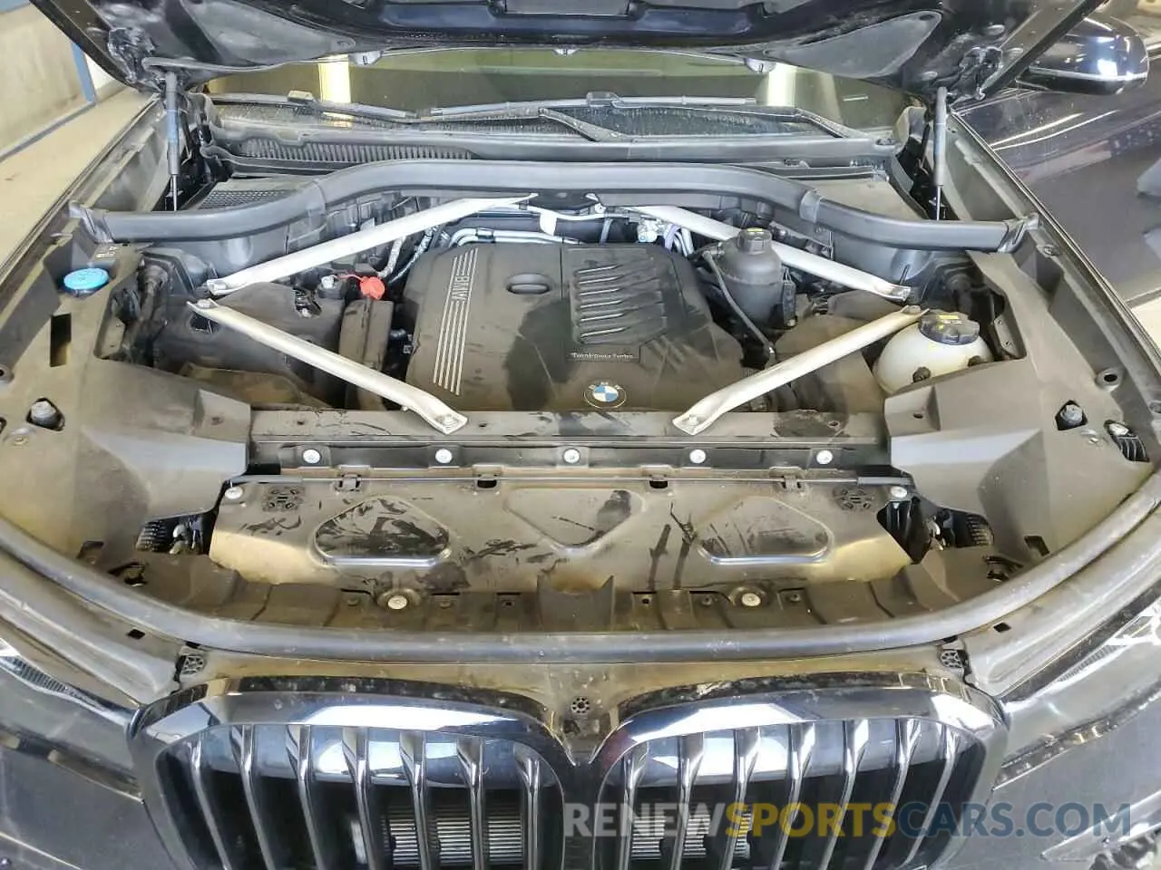 12 Photograph of a damaged car 5UXCW2C00M9F51258 BMW X7 2021