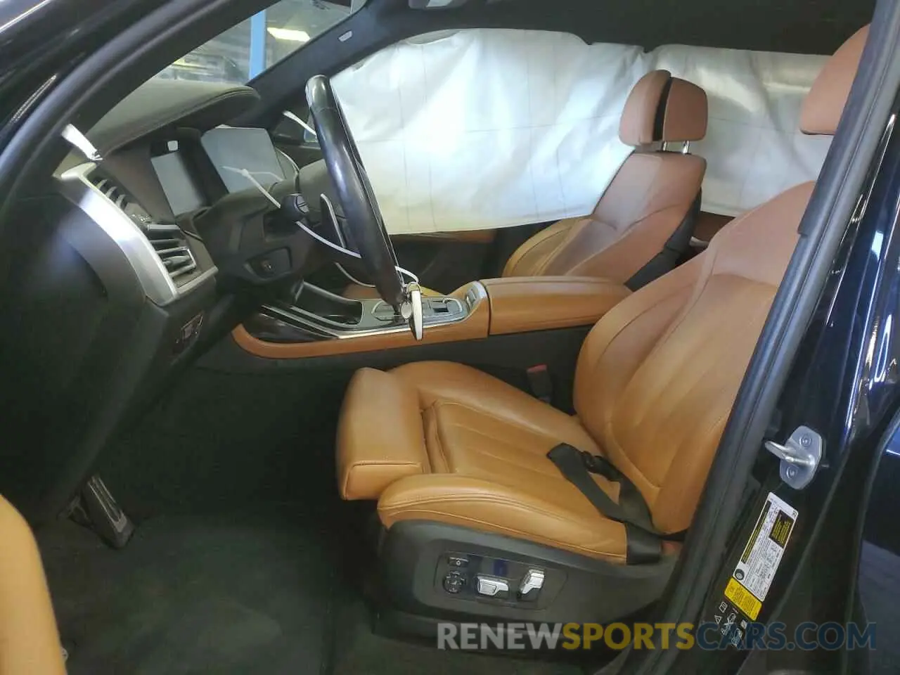 7 Photograph of a damaged car 5UXCW2C00M9F51258 BMW X7 2021