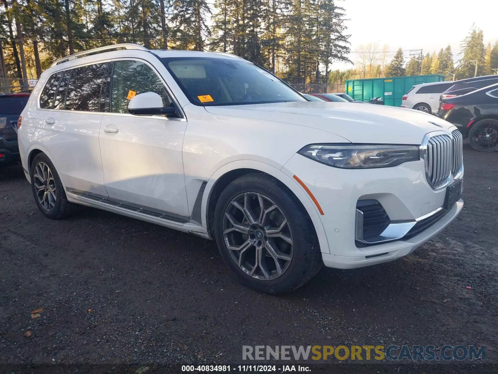 1 Photograph of a damaged car 5UXCW2C00M9G03360 BMW X7 2021