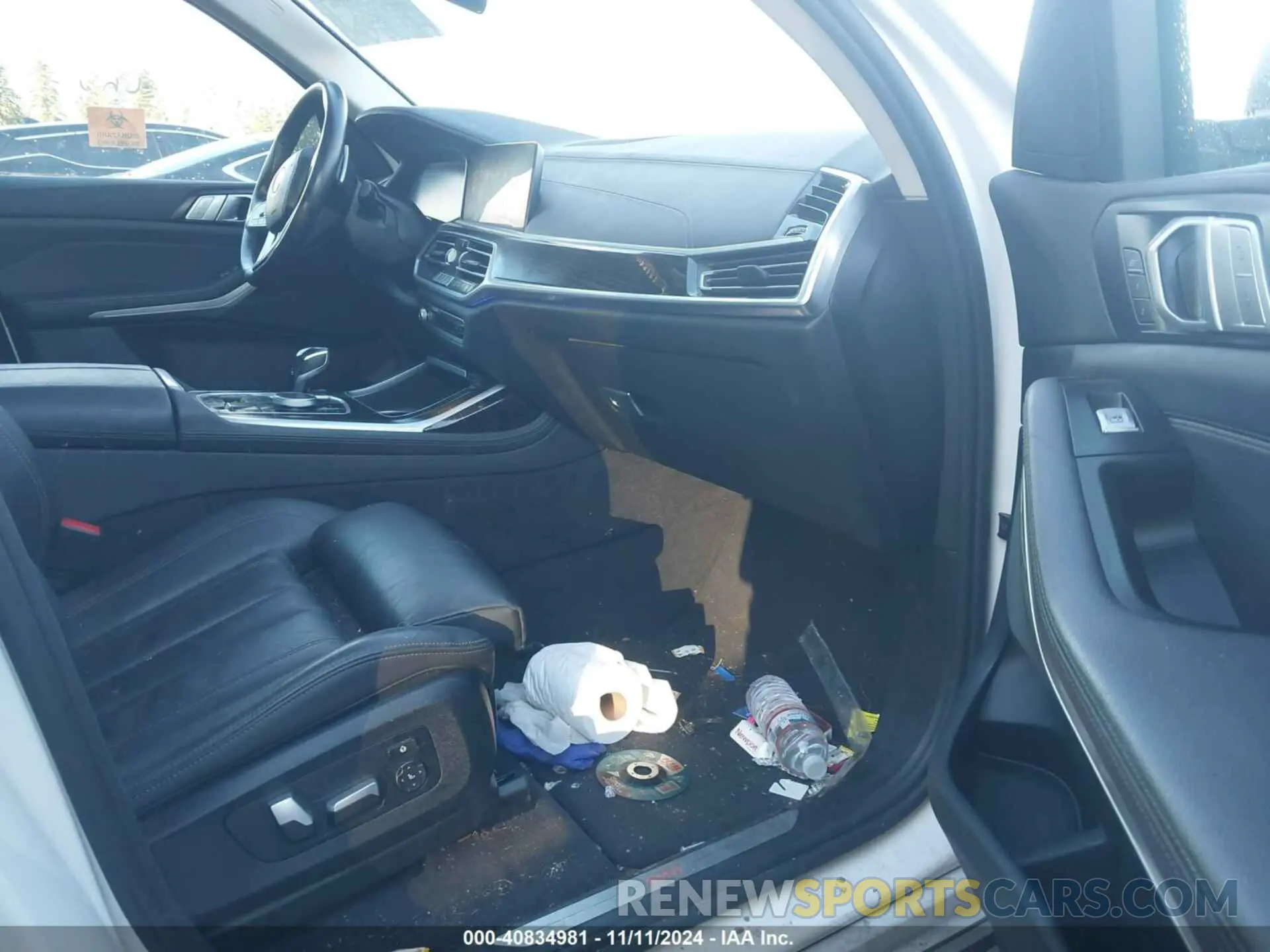5 Photograph of a damaged car 5UXCW2C00M9G03360 BMW X7 2021