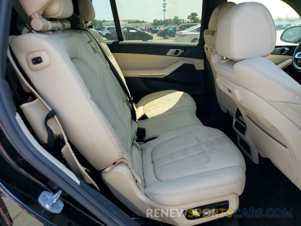 12 Photograph of a damaged car 5UXCW2C00M9G86465 BMW X7 2021