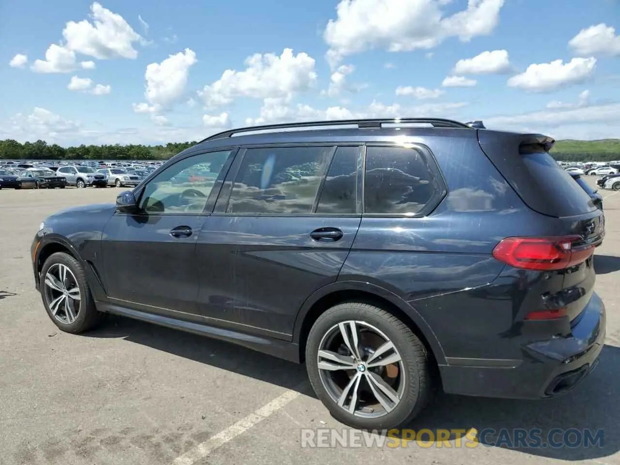 2 Photograph of a damaged car 5UXCW2C00M9G86465 BMW X7 2021