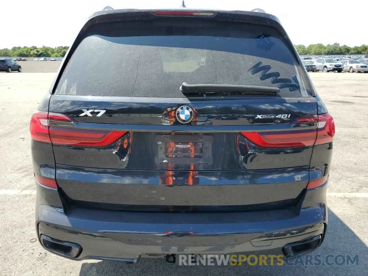 6 Photograph of a damaged car 5UXCW2C00M9G86465 BMW X7 2021