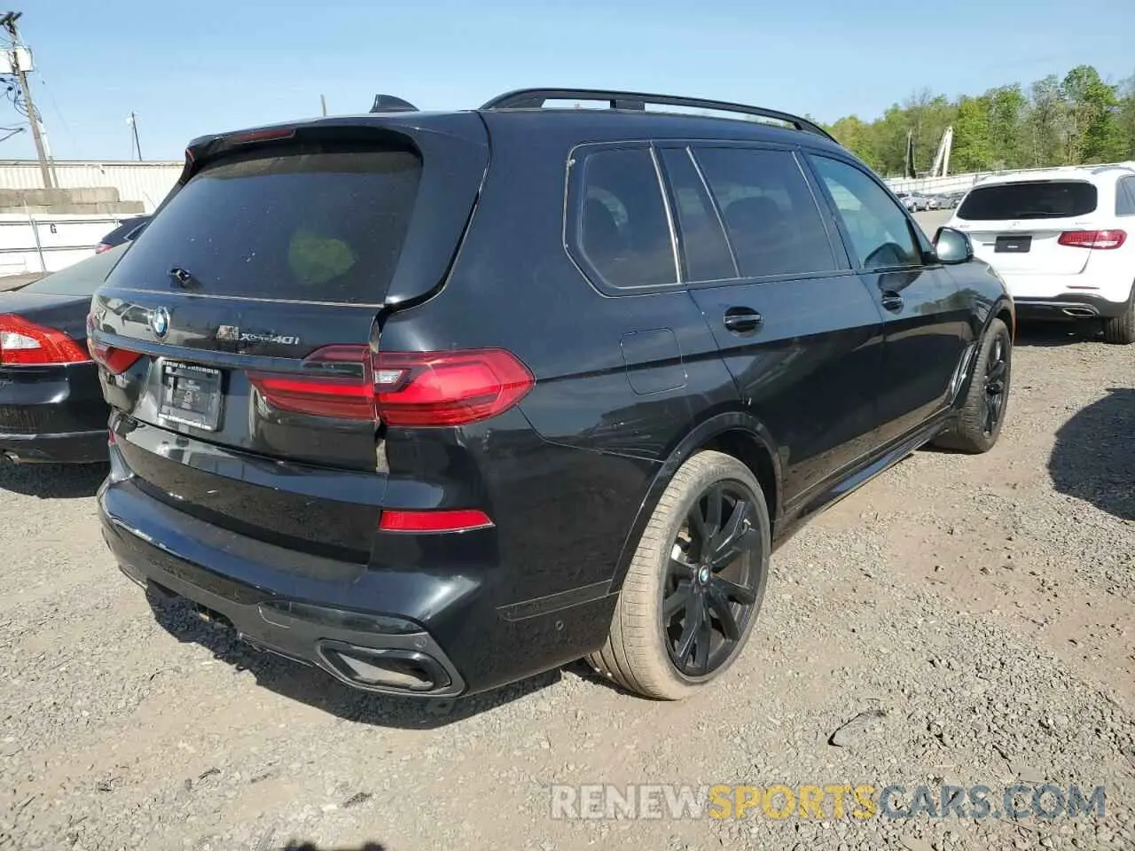 3 Photograph of a damaged car 5UXCW2C00M9H04673 BMW X7 2021