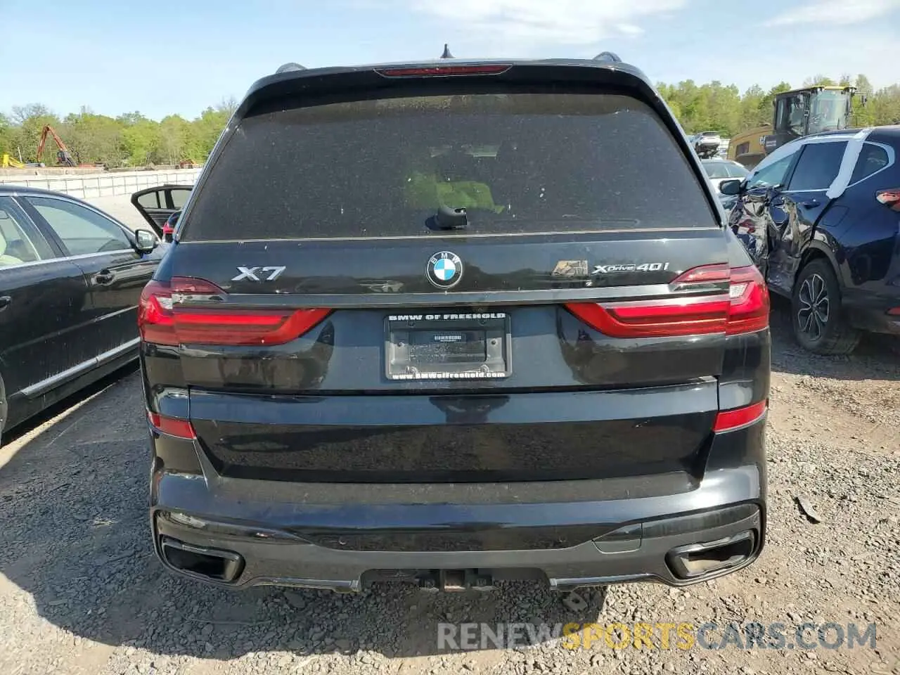 6 Photograph of a damaged car 5UXCW2C00M9H04673 BMW X7 2021