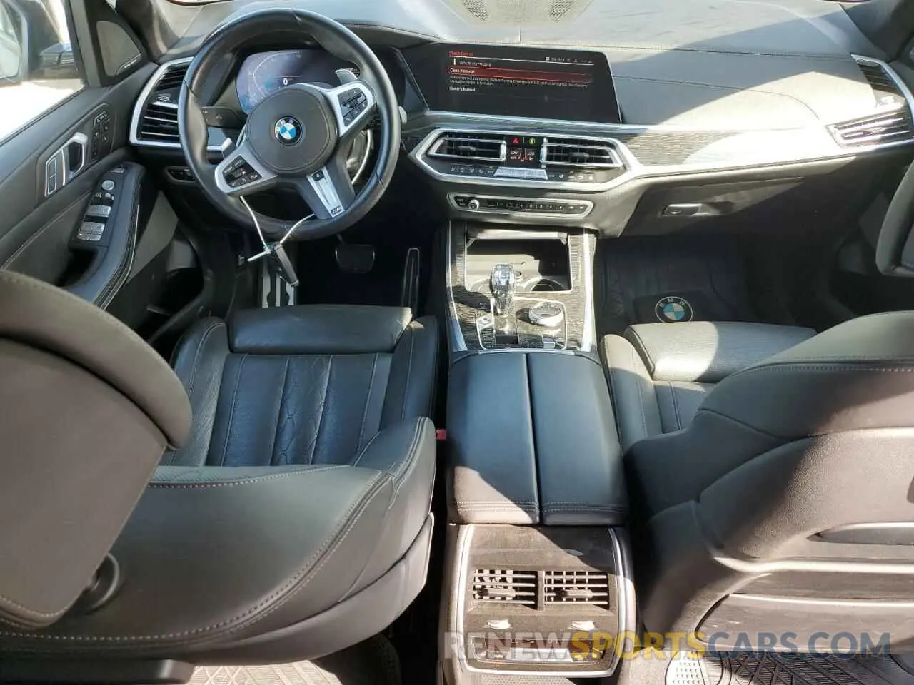 8 Photograph of a damaged car 5UXCW2C00M9H04673 BMW X7 2021