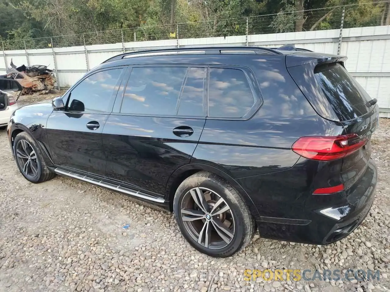2 Photograph of a damaged car 5UXCW2C00M9H05757 BMW X7 2021