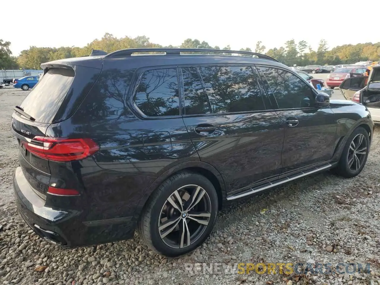 3 Photograph of a damaged car 5UXCW2C00M9H05757 BMW X7 2021