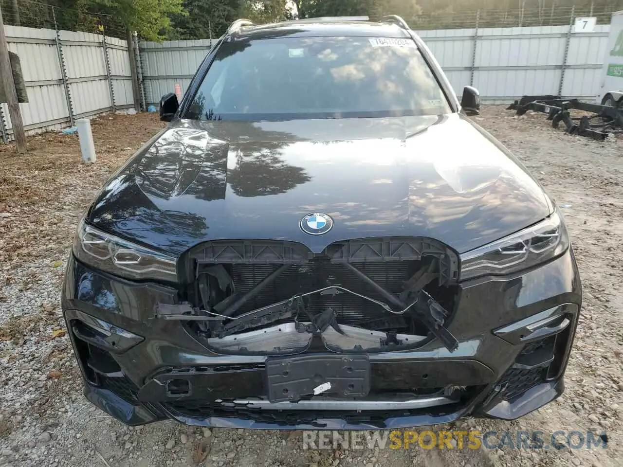 5 Photograph of a damaged car 5UXCW2C00M9H05757 BMW X7 2021