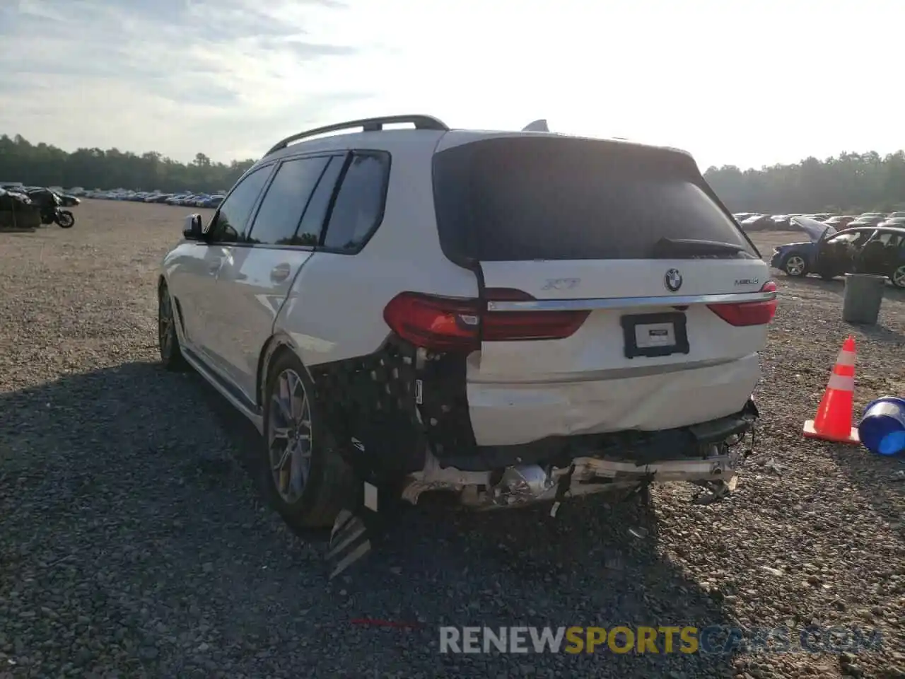 9 Photograph of a damaged car 5UXCW2C01M9E46552 BMW X7 2021