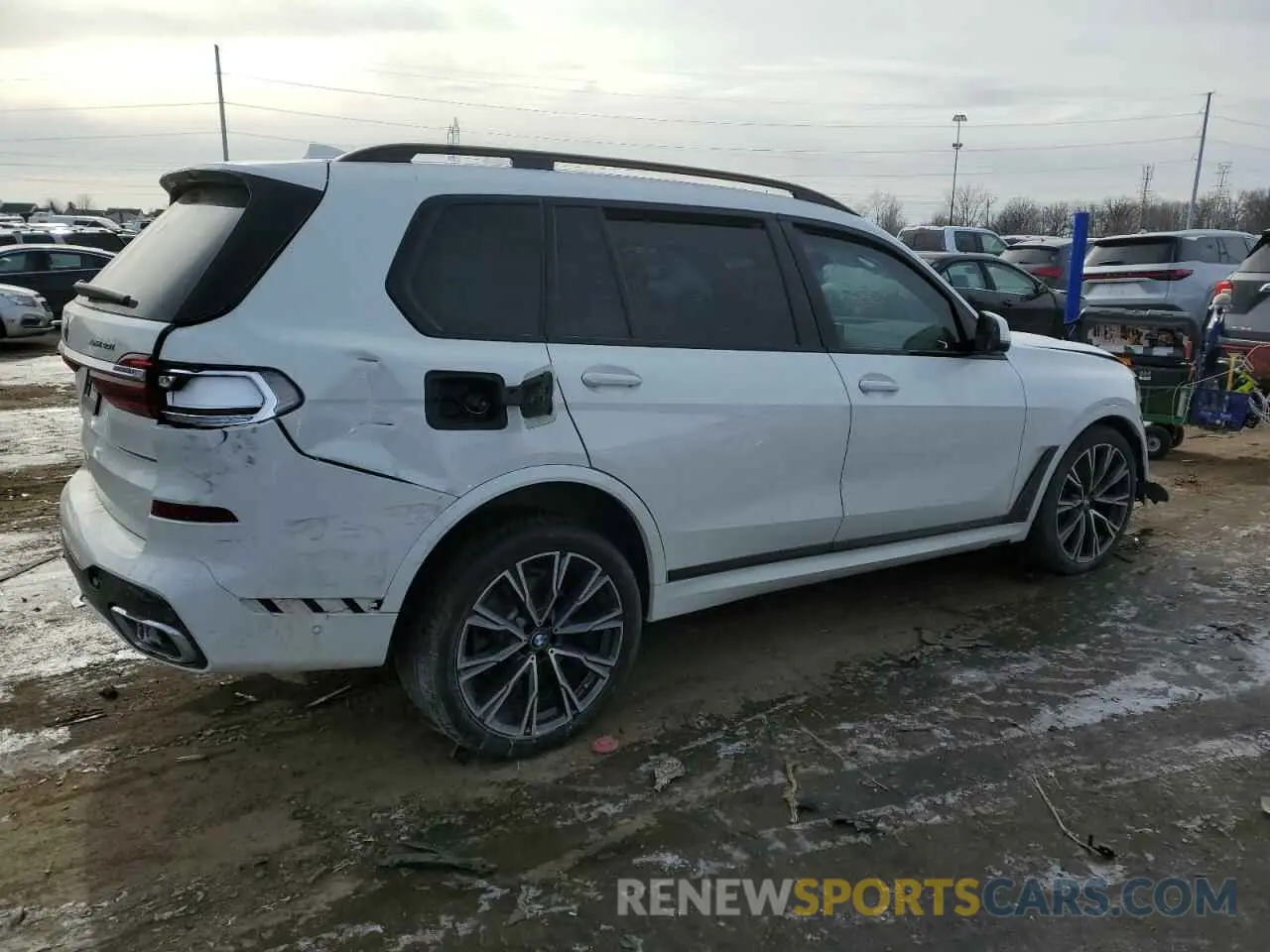 3 Photograph of a damaged car 5UXCW2C01M9E59155 BMW X7 2021
