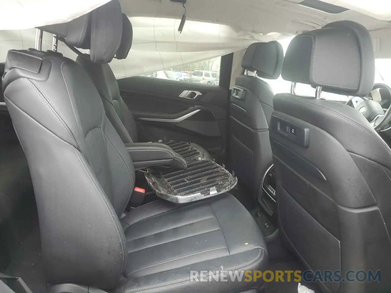 11 Photograph of a damaged car 5UXCW2C01M9G39459 BMW X7 2021